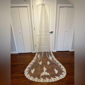 Bridal Lace White/Ivory Cathedral Length Veil